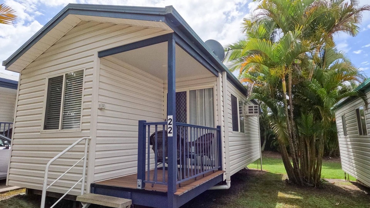 Alexandra Headland Cabin | 2 Bedroom Villa 4 Berth - 2 Bedroom Villa 4 Berth
