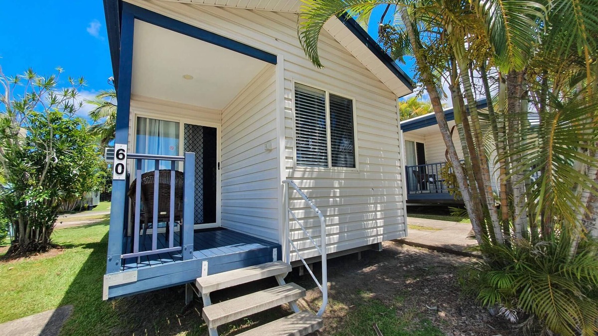 Alexandra Headland Cabin | 2 Bedroom Villa 5 Berth - 2 Bedroom Villa 5 Berth