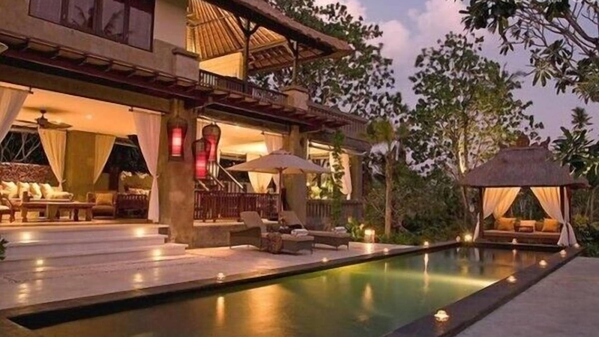Batu Bolong Villa | 2 Bedroom villa in Canggu Beachfront property.