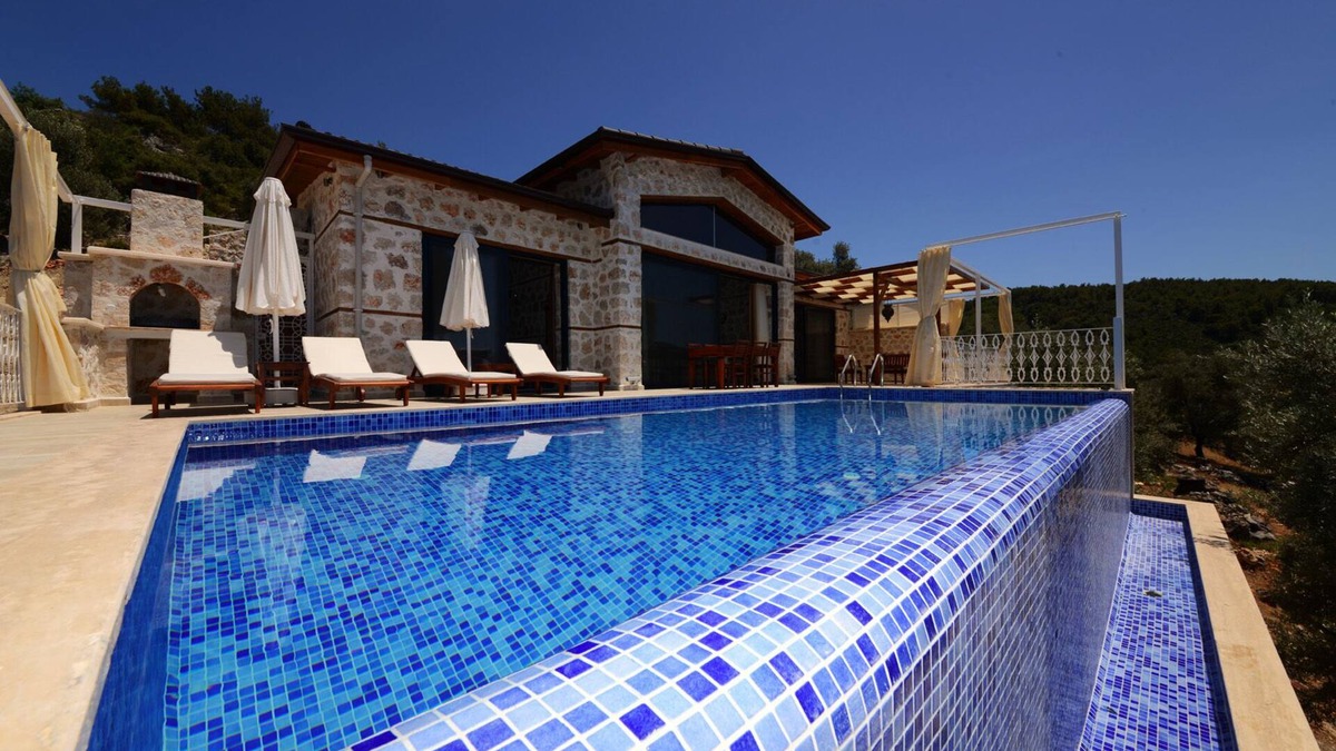 Uzumlu House | 2 Bedroom Villa with Secluded Heated Pool & Views