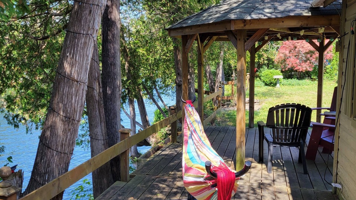 Fenelon Falls Cottage | 2 Bedroom Waterfront Getaway in Fenelon Falls