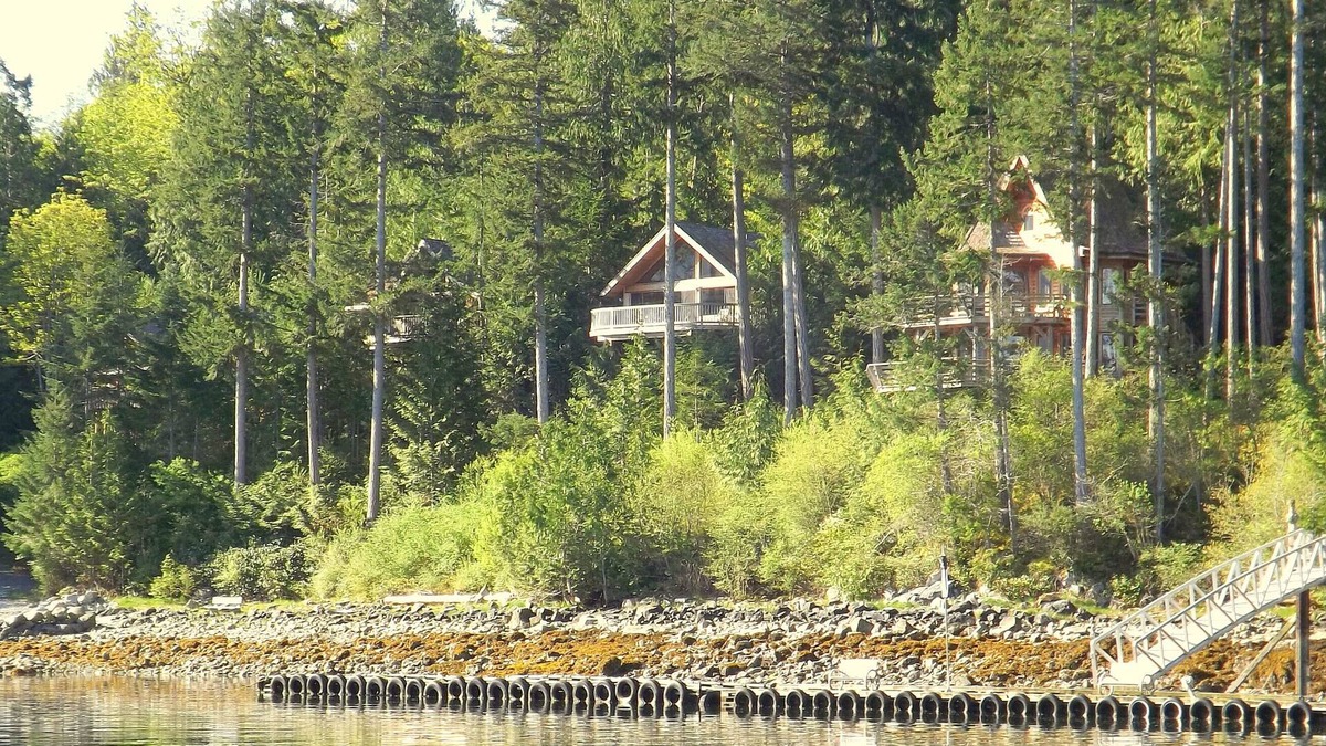 Powell River Resort | 2 Bedroom West Coast-style chalet at the Desolation Sound Resort