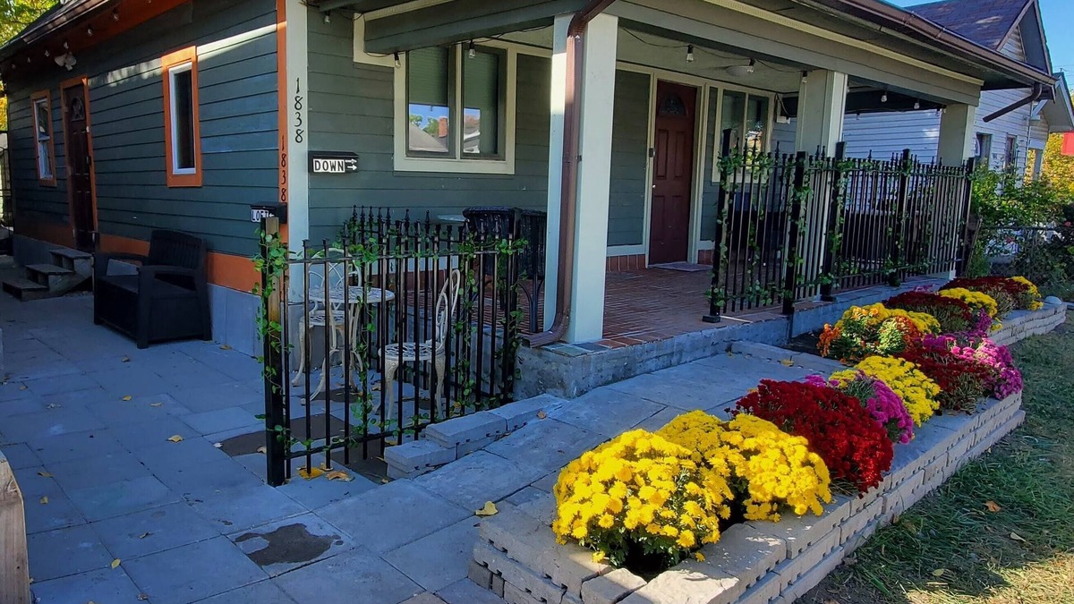 Near Eastside House | 2 Bedroom with Finished Basement Duplex Close to Downtown Indianapolis