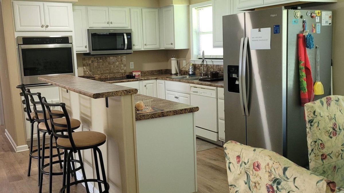 Lanett House | 2 bedrooms, 1.5 baths, Newly renovated. Centrally located.