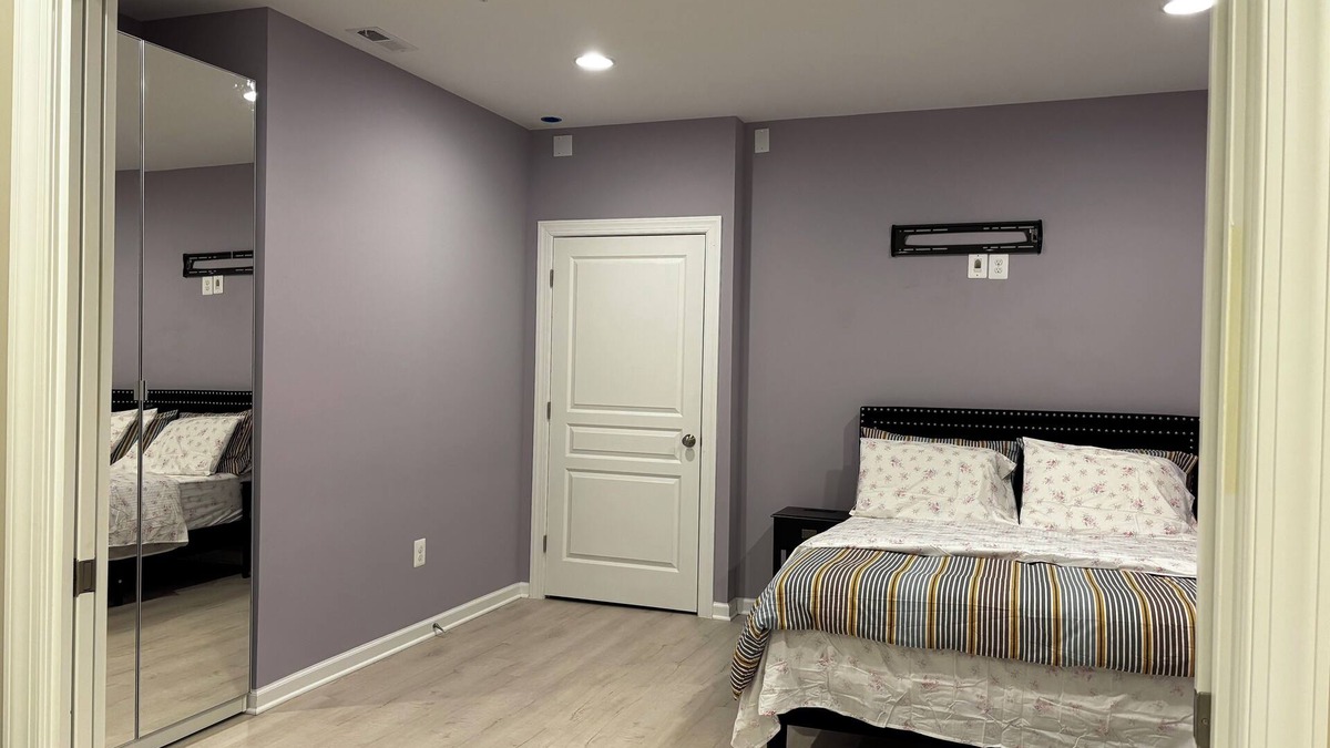 Urbana House | 2 bedrooms 1 bath rental unit