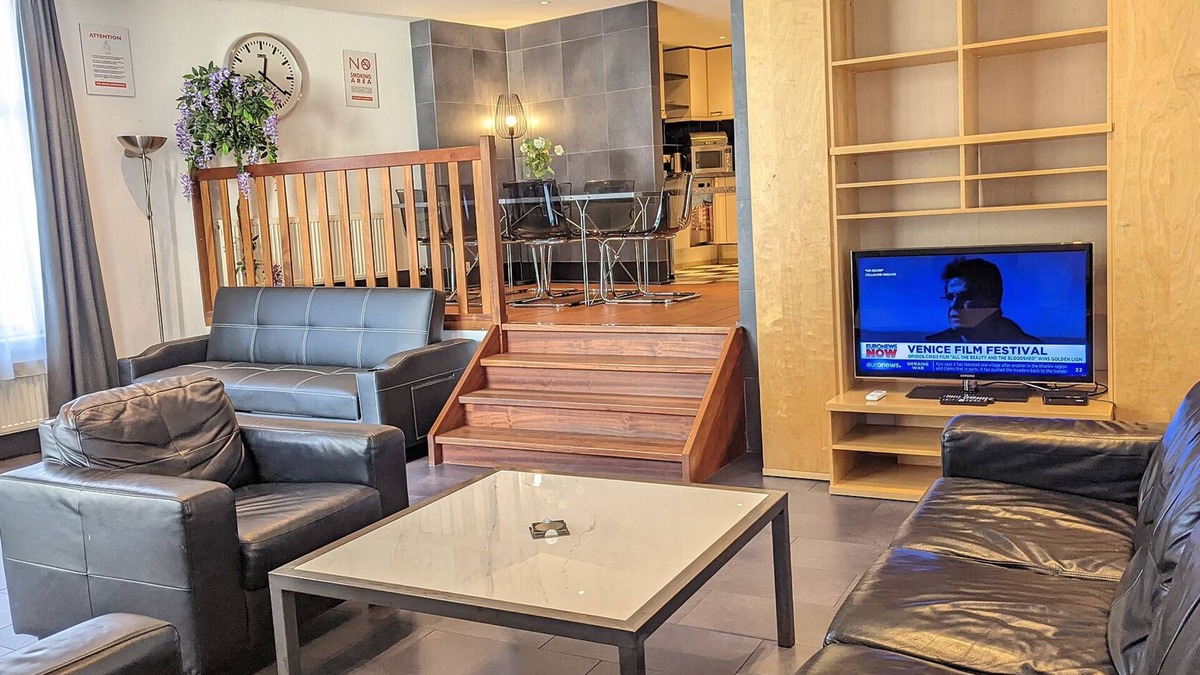 Amsterdam City Centre Apartment | 2 Bedrooms Apartment with Balcony in Amsterdam City Center