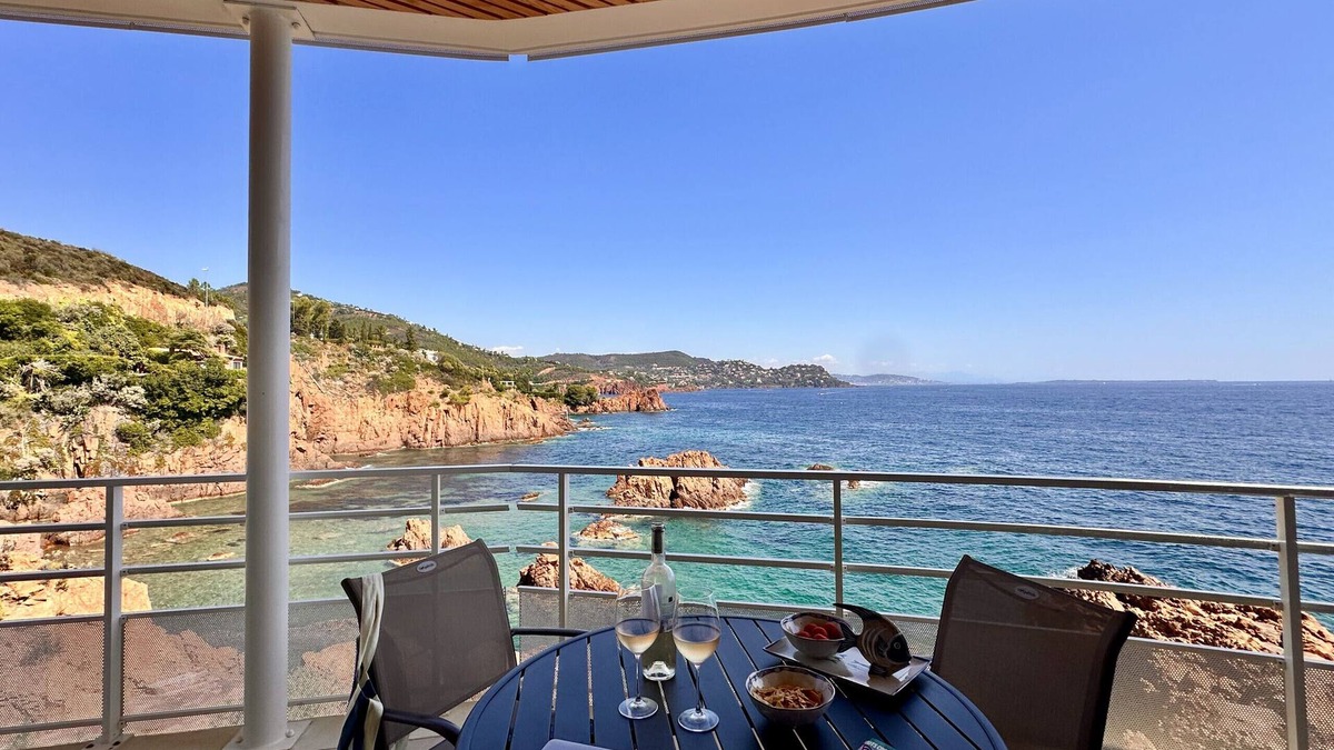 Le Trayas Apartment | 2 Bedrooms Apartment In Saint Raphael