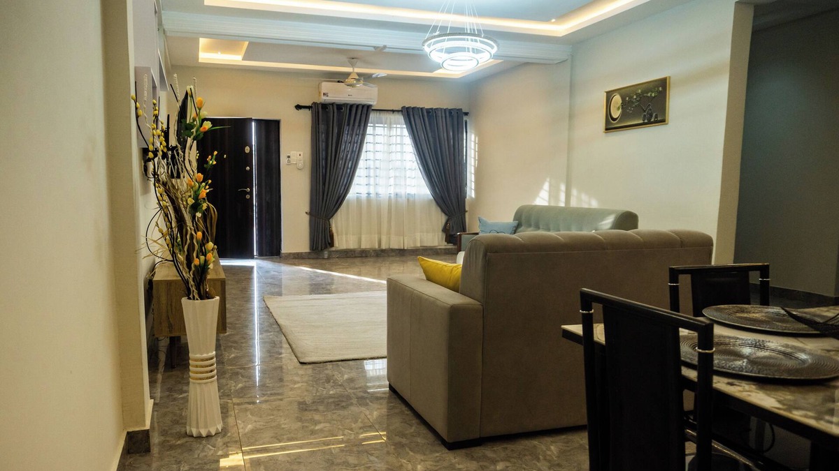 Sekondi-Takoradi Apartment | 2 bedrooms apartment, 4 guests, Starlink WiFi, DSTV, Netflix, free parking