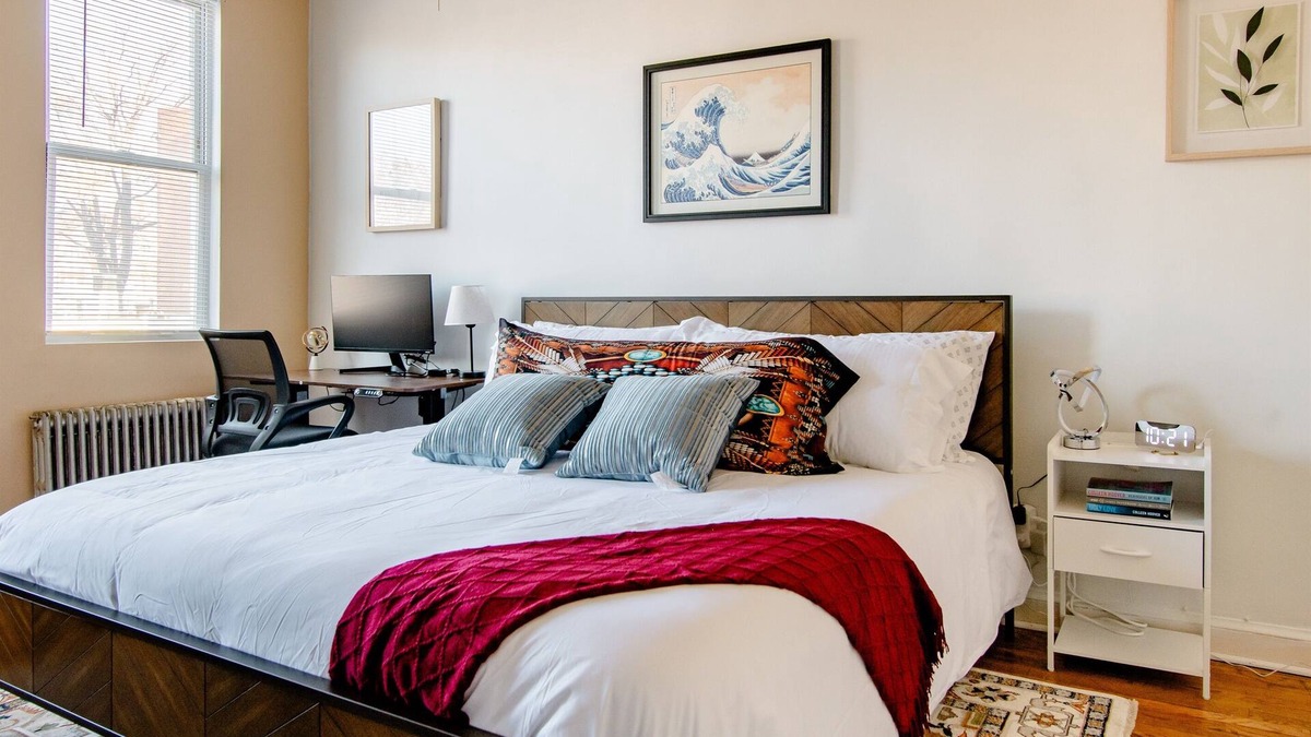 Truxton Circle Apartment | 2 Bedrooms at the heart of the City! Sun Filled & Comfortable!
