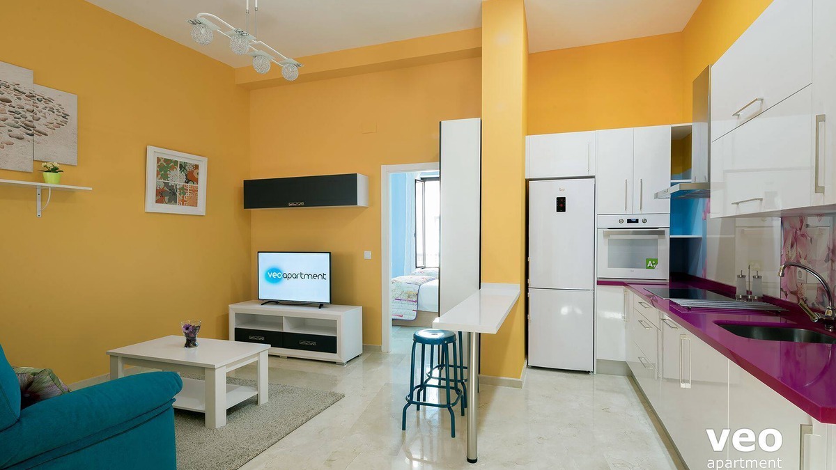 Alameda Apartment | 2 bedrooms for up to four people