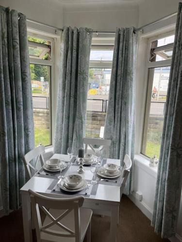 Gorgie Apartment | 2 Bedrooms Holiday home in Edinburgh near City Center