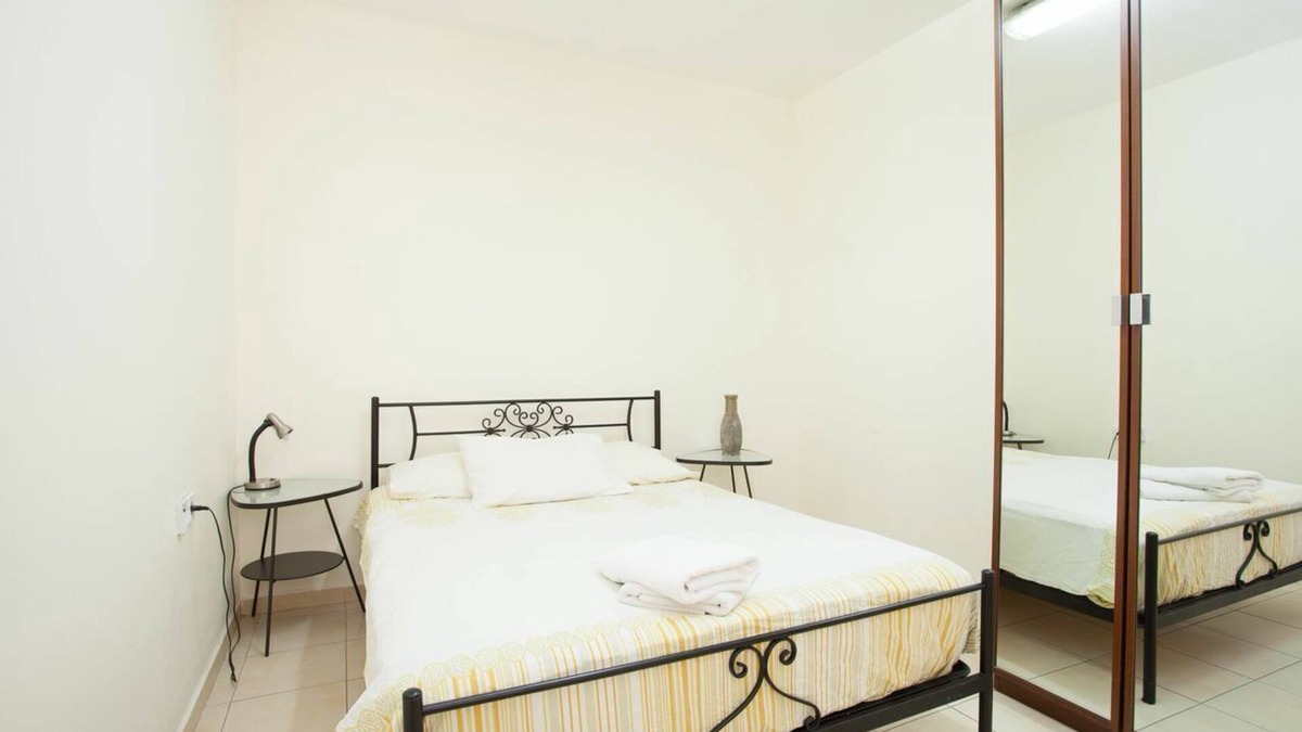 Ra'ananna Apartment | 2 bedrooms Raanana center REF 33