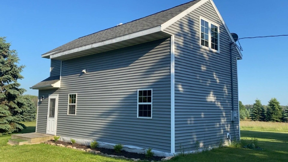 Sturgeon Bay House | 2 Bedrooms - Room to park boat! - Close to water & Potawatomi State Park