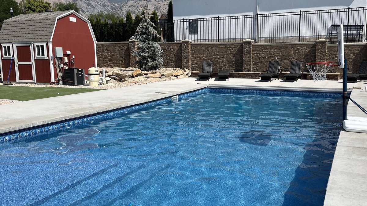 Pleasant Grove Apartment | 2 Bedrooms, Sleeps 6, Pool, Hot tub, putting green, XBox room
