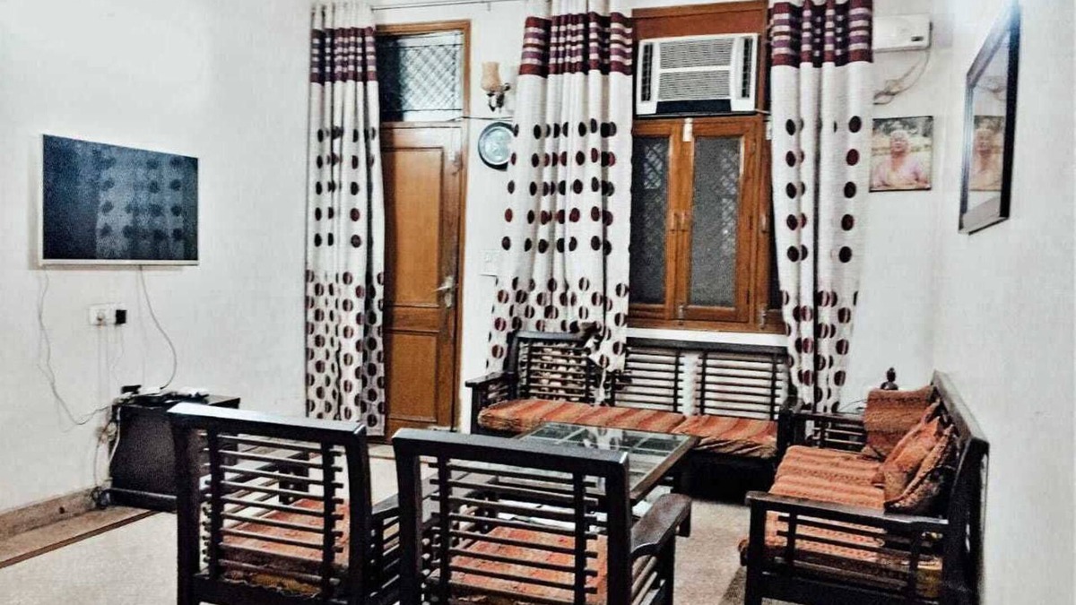 New Delhi Apartment | 2 bedrooms spacious private apartment