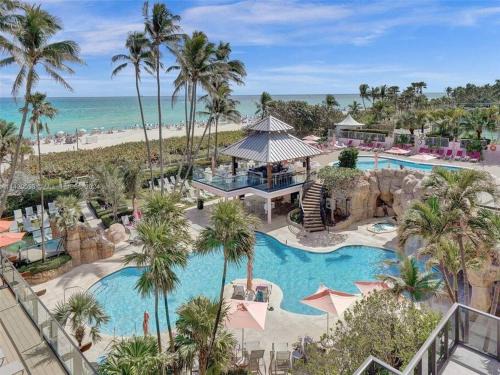 Mid Beach Apartment | 2 Bedrooms Unit OceanFront Resort The Alexander