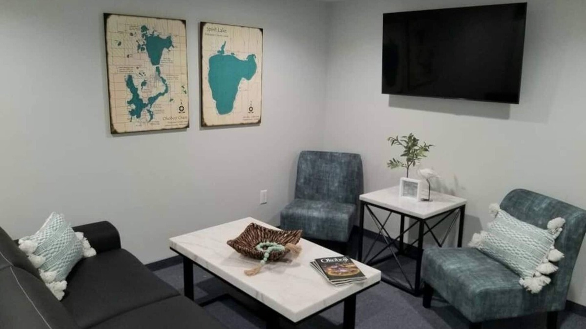Arnolds Park Apartment | 2 bedrooms with queen beds.