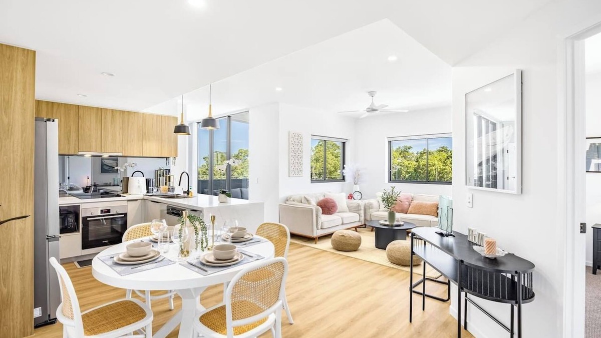 Brisbane House | 2 Beds Apt Walk to Shops & Trails/12 Mins to CBD