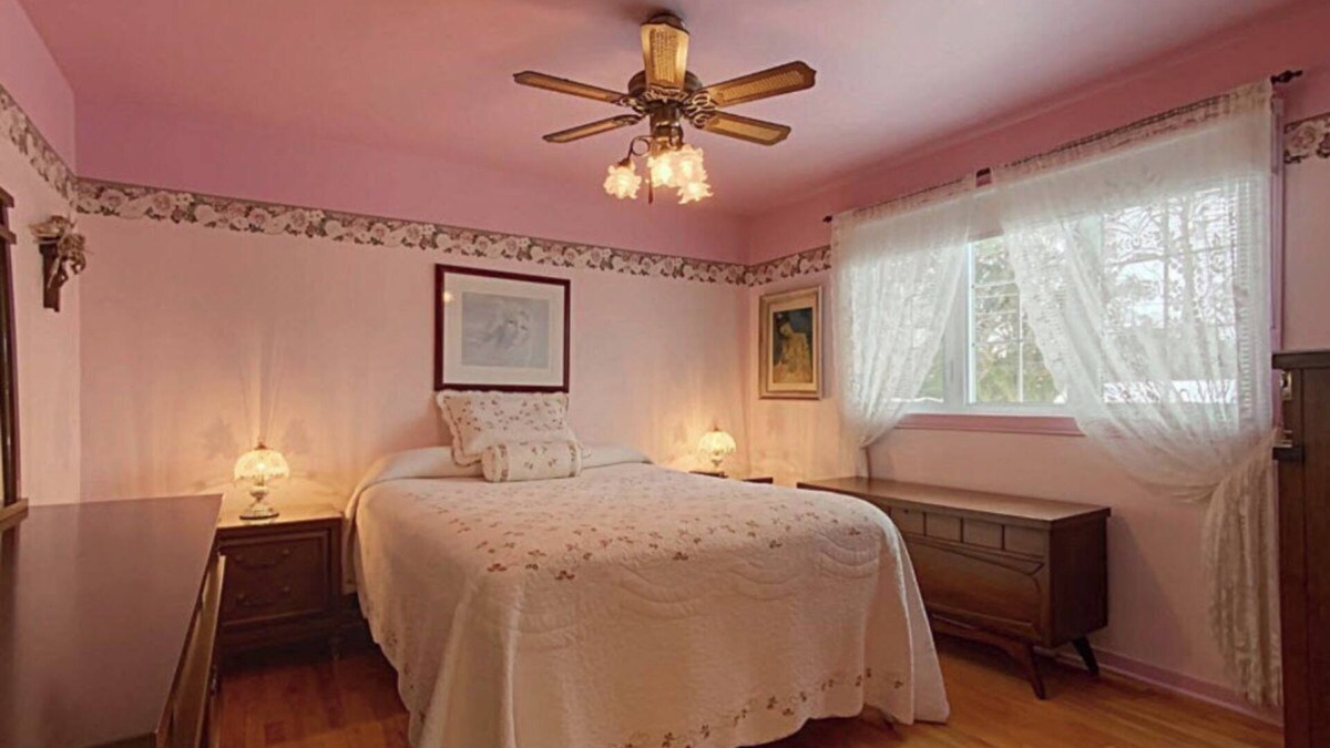 Longueuil House | 2 beds in private room A with free parking - 15 min downtown