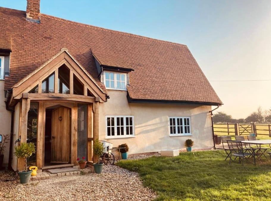 Ravensden Apartment | 2 Beds & living in our idyllic country Cottage