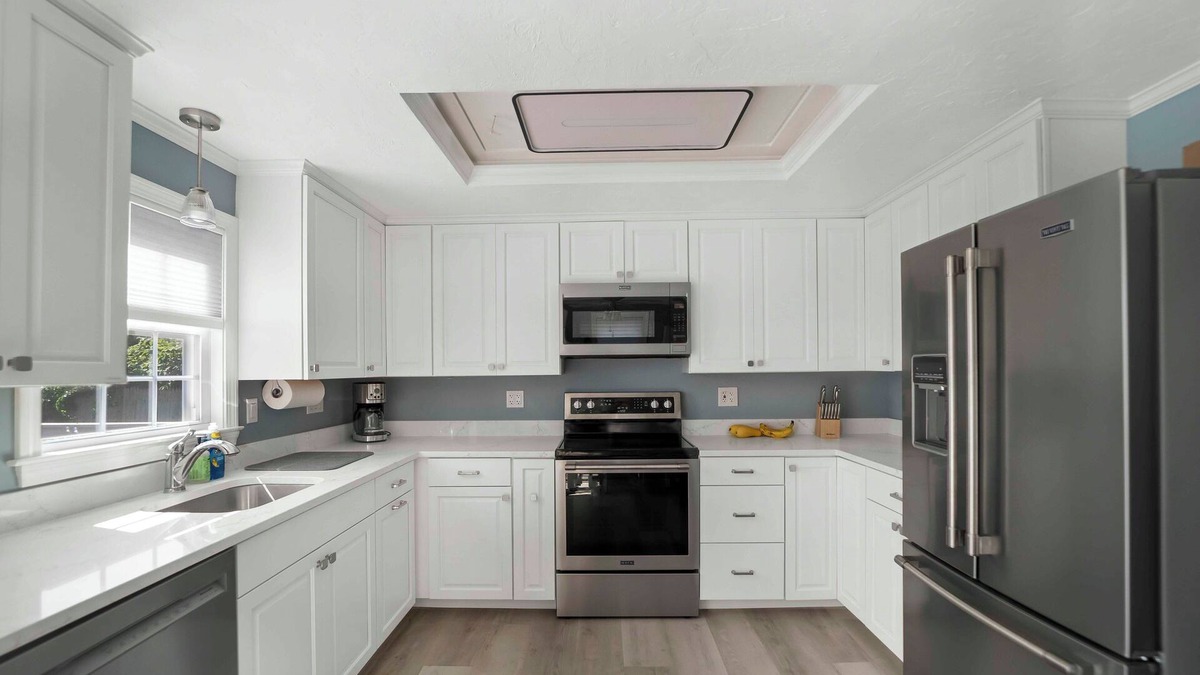 West Yarmouth Cottage | 2 Beds Walk to Baxter Beach