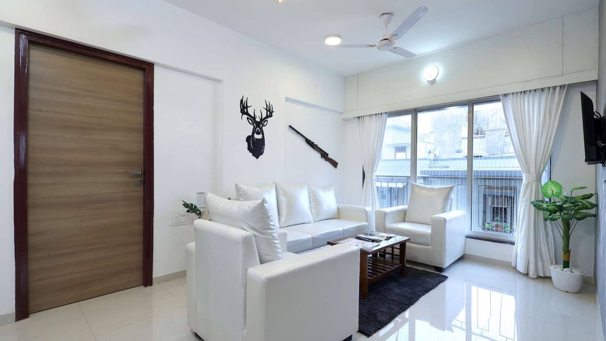 Vile Parle Apartment | 2 BHK Urban Suite (Gagal Home)