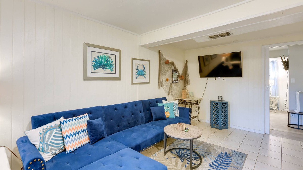Fulton House | 2 Blocks to Bay: ‘Cabana Breeze' Rockport Rental!