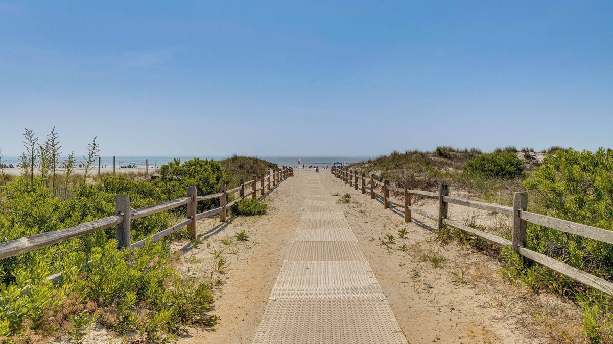 North End Condo | 2 Blocks to Beach Access: Ocean City Adventure!