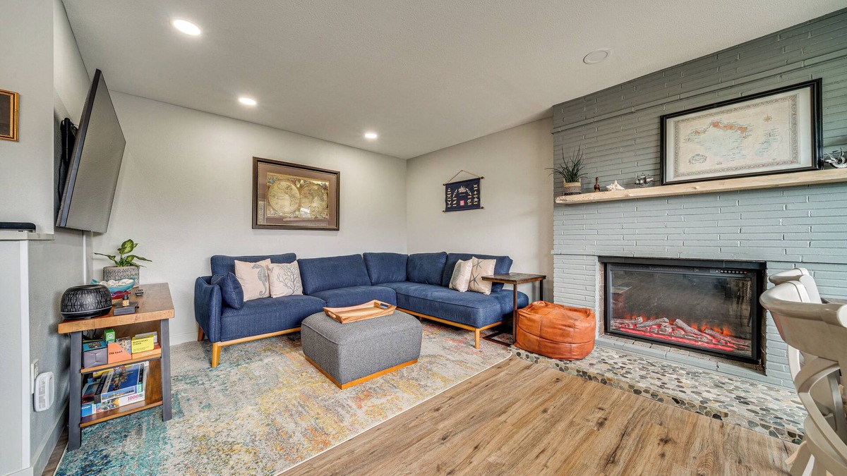 Alki House | 2 Blocks to Beach Park: Cozy Seattle Townhome