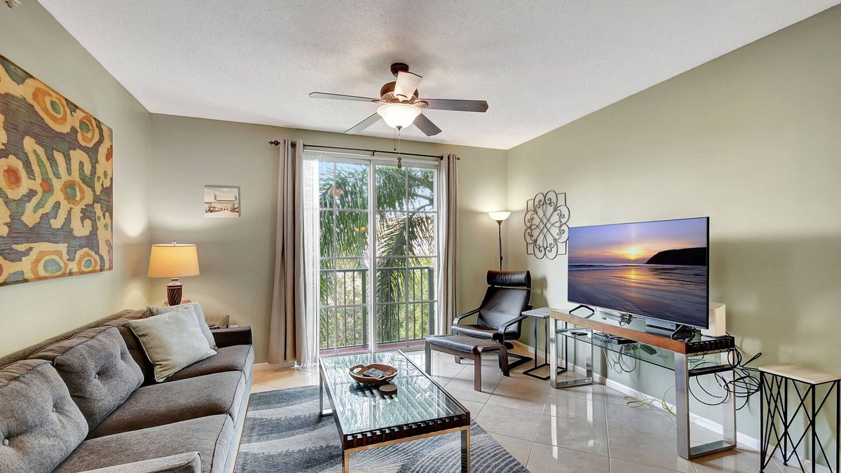 Grandview Heights Apartment | 2 BR/2 BA Condo in Downtown WPB Pool Gym Parking Spot Juliet Balcony