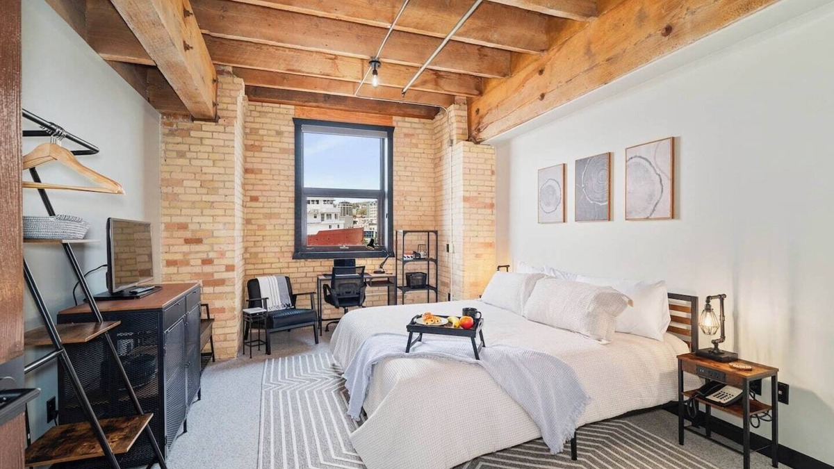Canal Park Condo | 2 BR 2 BA in Canal Park Close to everything!