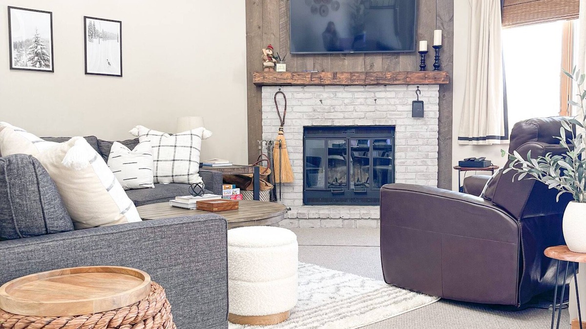 Ludlow Condo | 2 BR/2BA Ski In/Ski Out Condo on Okemo Mountain- Sleeps 6
