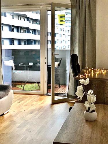 Grinzing Apartment | 2 BR apartment next to metro U1 and PR Garage