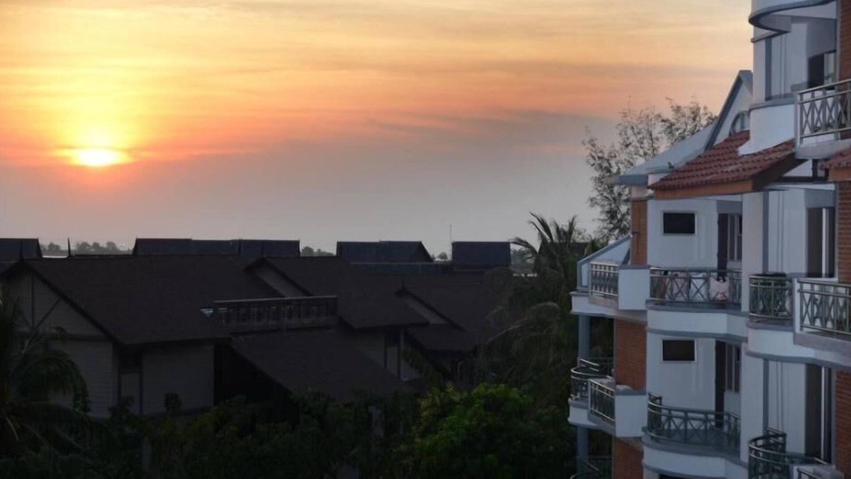 Kuala Teriang Apartment | 2 BR Apartment with Mountain View