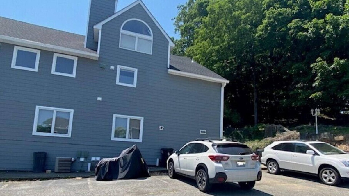 Morristown Apartment | 2 BR apt in Morristown. Walking distance to downtown, bars, restaurants, train.