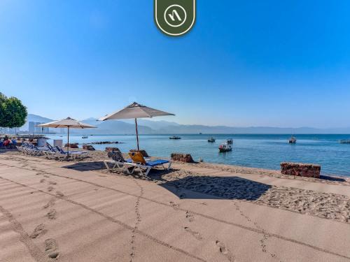 Isla Iguana Apartment | 2 BR Condo in Hotel - Beach - Pools - Kids Club
