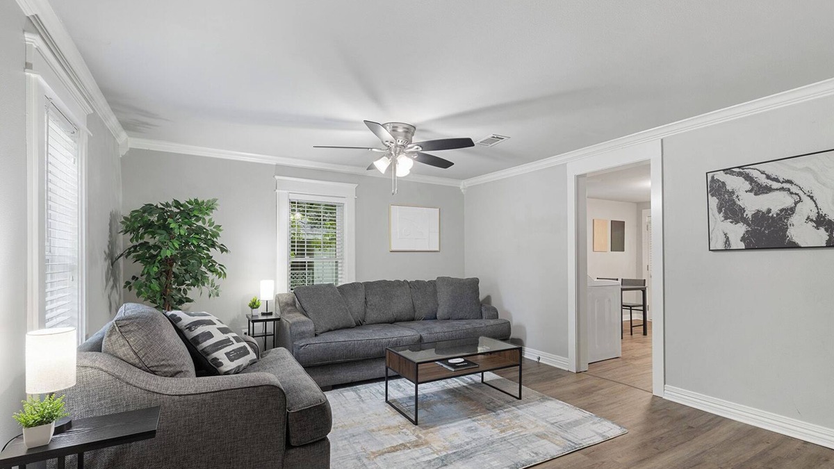 Conway House | 2 BR Cozy and Stylish Home