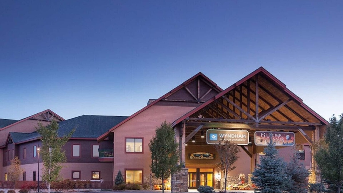 Lake Delton Resort | 2 BR Dlx -8 FREE Wilderness Water Park Passes per night Included! 25% Deposit!