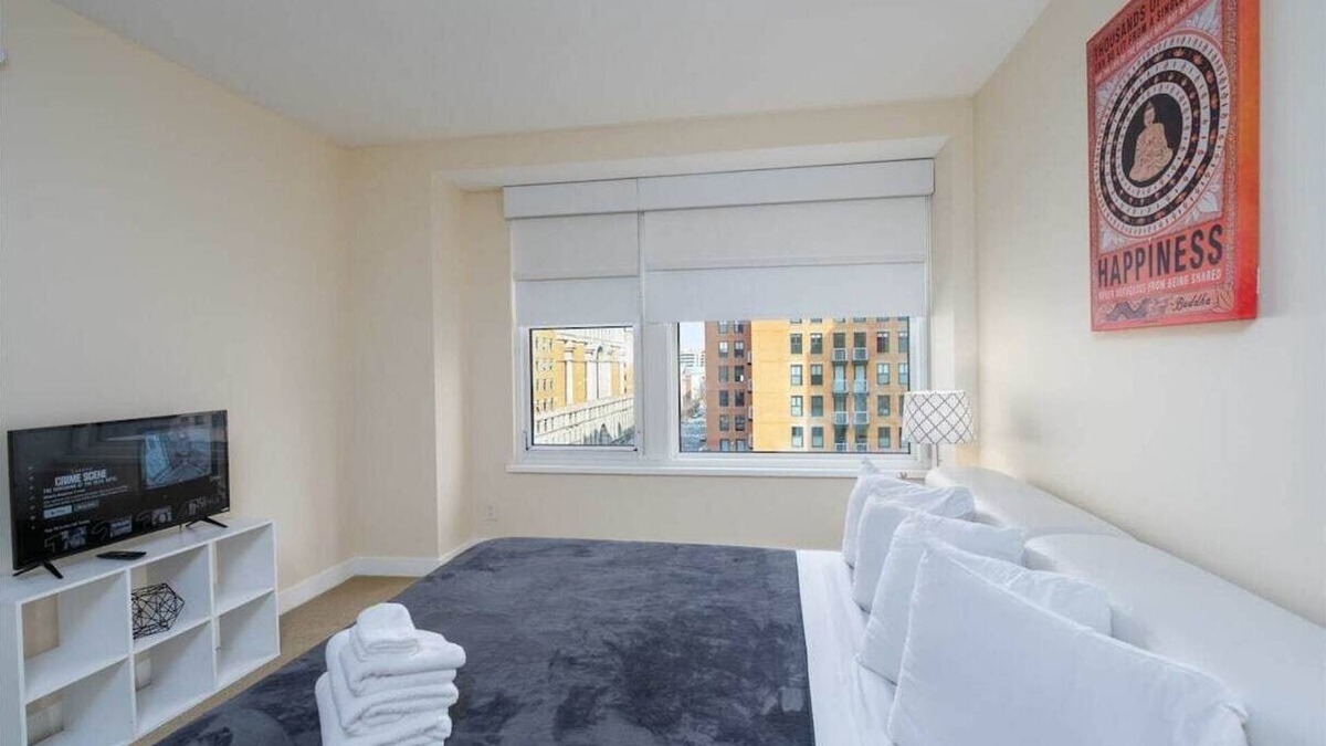 Shaw Apartment | 2 BR Fully Furnished Apartment at Penn Quarters - Surrounded by Best Restaurants