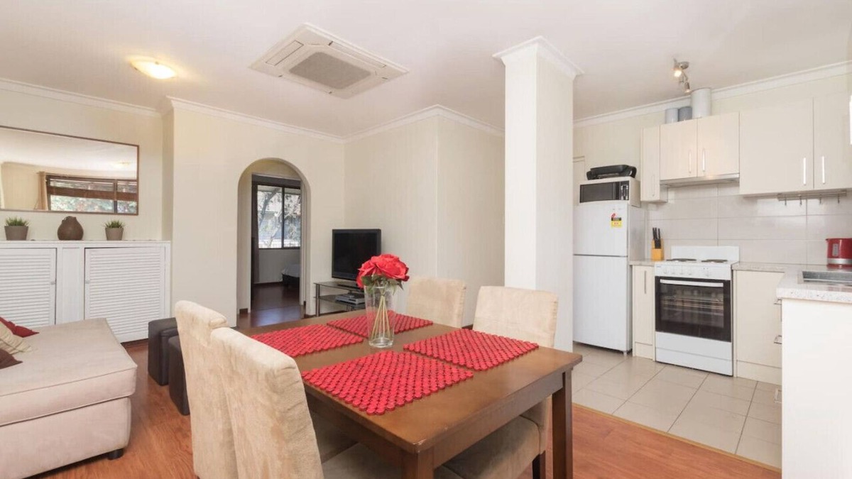 Mount Lawley Apartment | 2 BR getaway! 4.8km to CBD & 10km to airport