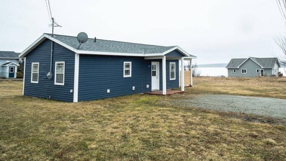 Port Hood House | 2 BR home 250m from Port Hood beach. Sleeps 6