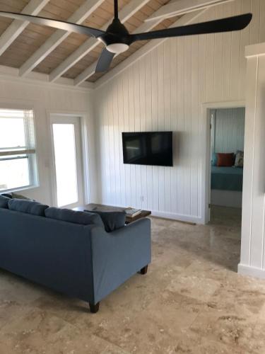 George Town Apartment | 2 BR KESTREL COTTAGE with Exclusive Beach Park