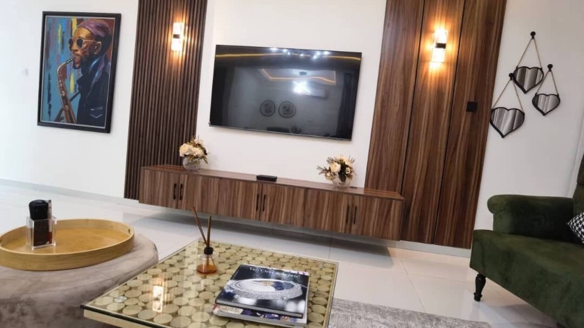 Ikoyi Apartment | 2 BR Luxury Apartment w/Pool, City View, WiFi, Serene & Secure environment.