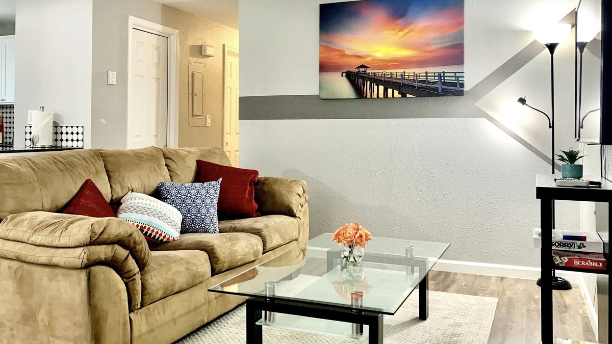 Aloha House | 2 BR Single Story Townhouse w King Bed