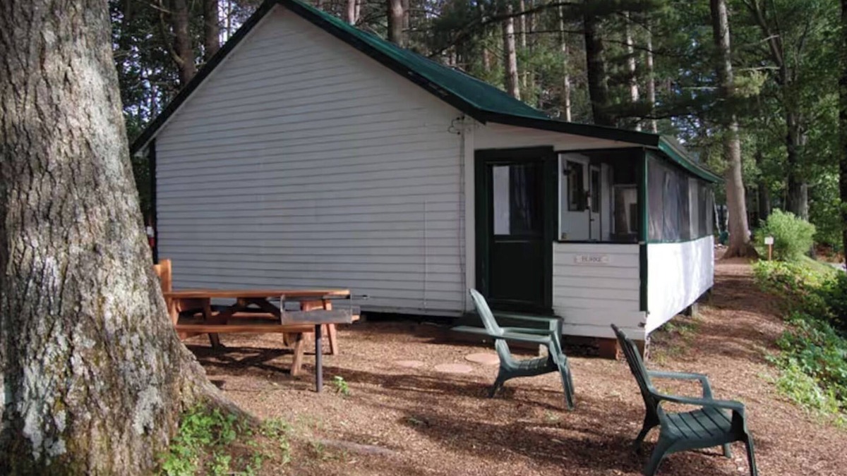 Lake Luzerne-Hadley Cabin | 2 BR Waterfront Cottage Overlooking the Water and Mountain Sunsets!