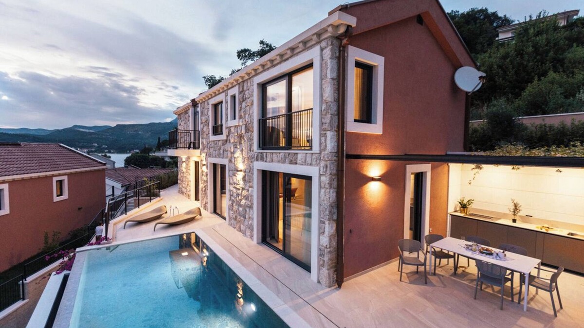Slano House | 2 BRAND new villas with a sea view and close to the beachfront and Dubrovnik