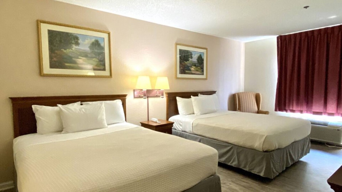 Mount Vernon House | 2 Budget-Friendly Units, Near Riverfront Attractions, Free Parking