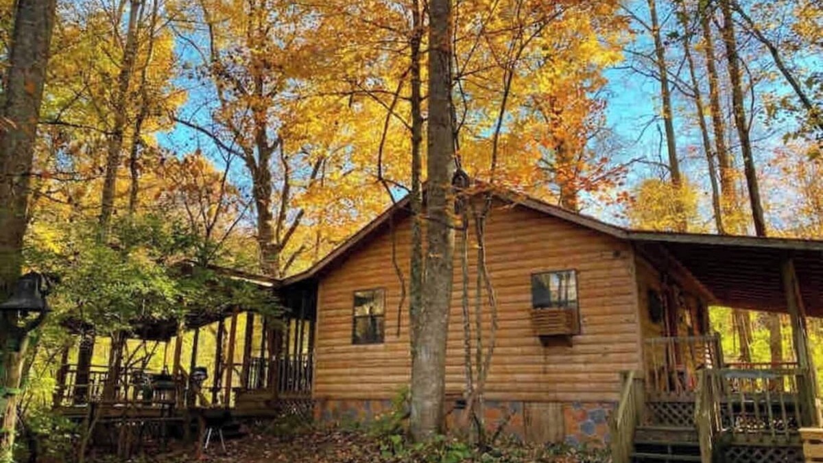 Rocky Grove Cabin | 2 Cabins side by side - Sleeps 9, Perfect for 2