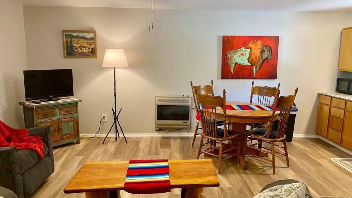 Glenwood House | #2 Casita Tatonka at the Catwalk, 2 BdRm Casita w/Kitchen