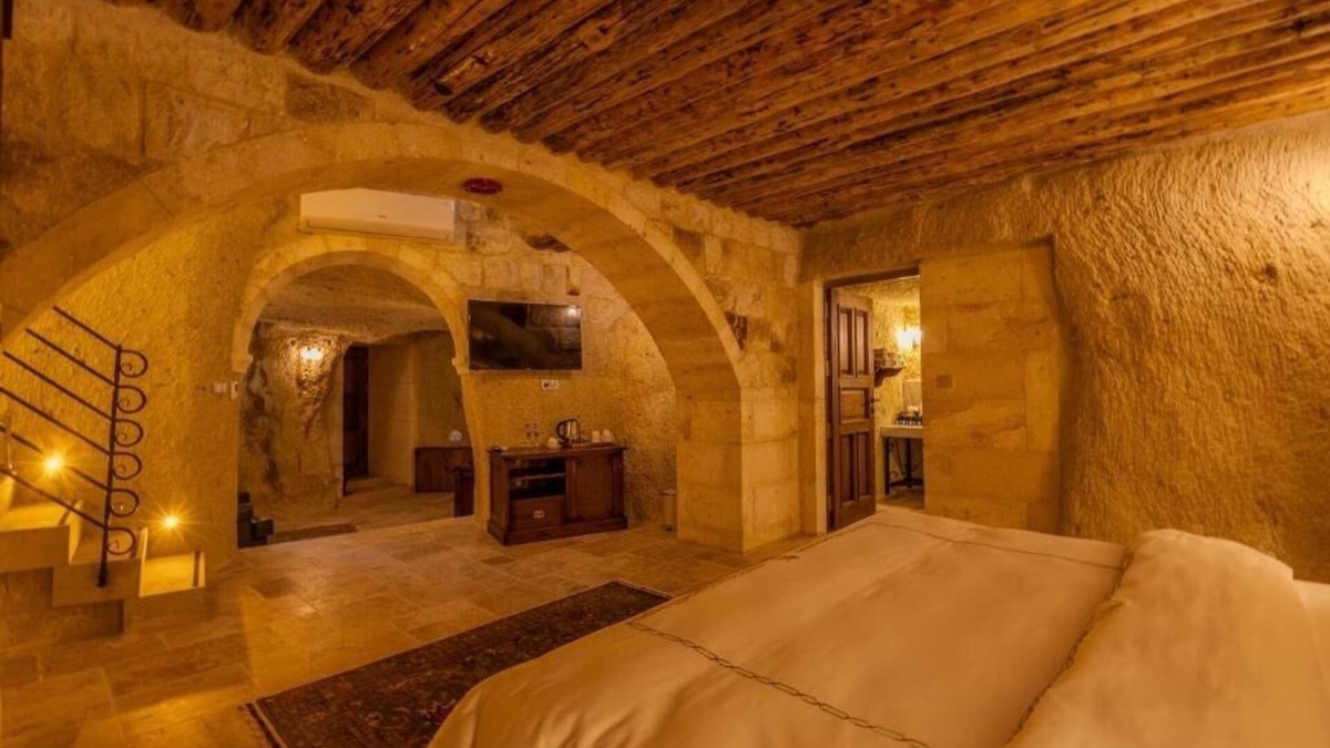 Mustafapasa Hotel | 2 Cave Suites Ideal for Family Getaway w/Stunning Garden & Pool Access